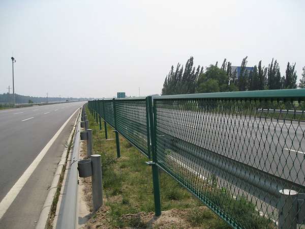 高速公路防護(hù)網(wǎng)圖片2